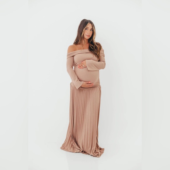 Worth Collective Lennox Long Sleeve Maxi Dress in Taupe - Bump Friendly NWT - Picture 4 of 15